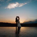 kiss in pool view in Podere calvaiola